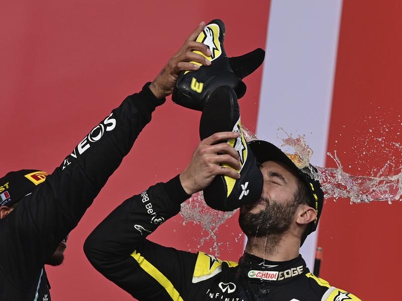 Ricciardo Lets Hamilton Enjoy The Shoey Sports News Australia 